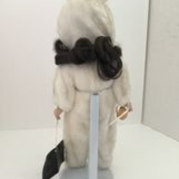 Collectible House Of Lloyd Christmas Around The World Bunny Porcelain 14" Doll - Picture 7 of 10